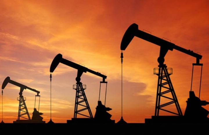 Rusiya neft hasilatını aşağı salmaqda davam edir