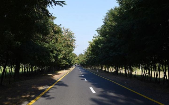 Azərbaycanın cənnət bölgəsində çınqıl yol asfalt oldu