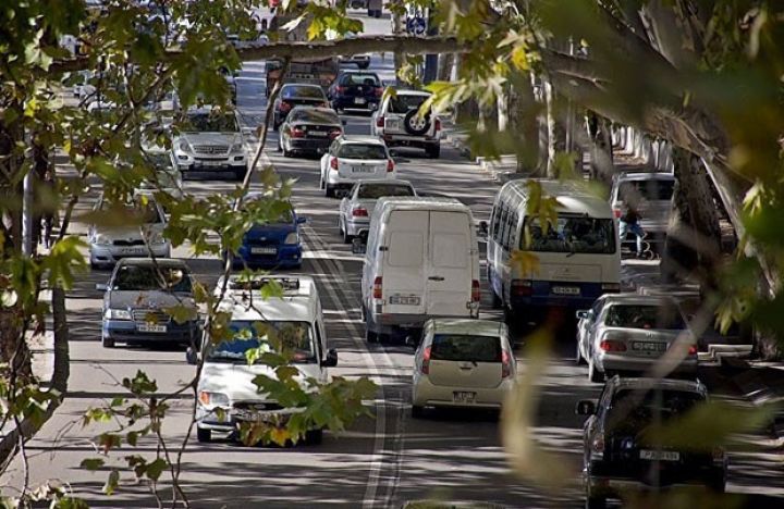 Gürcüstan xarici avtomaşınlar üçün yeni qayda tətbiq edəcək