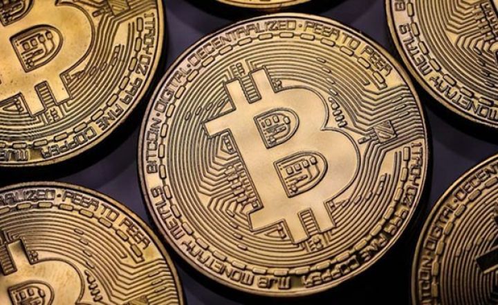 "Bitcoin" 7 800 dollara qədər ucuzlaşa bilər