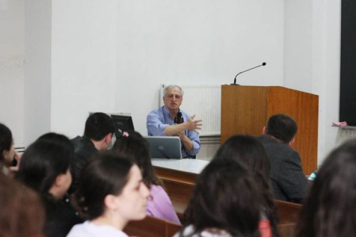 İqtisadiyyat üzrə magistr proqramı - qəbulu elan edildi