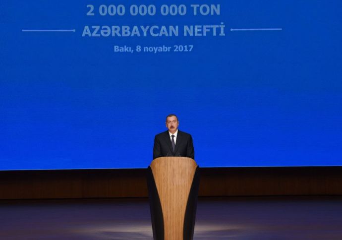 2 milyard ton neft hasilatı münasibətilə təntənəli mərasim keçirilir