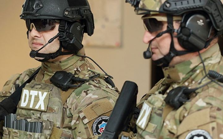 Dövlət Təhlükəsizliyi Xidməti valyuta qaçaqmalçılarını saxlayıb