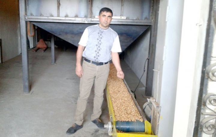 Həyat yoldaşı ilə biznesə başladı, indi son model zavodu var