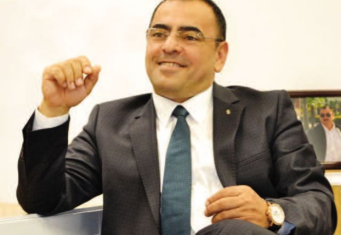 "İnsanlar manatlarını gətirdikləri zaman TL satırıq"