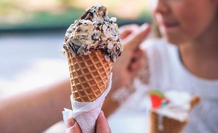 Qazaxıstanda dondurmadan kütləvi zəhərlənmə olub