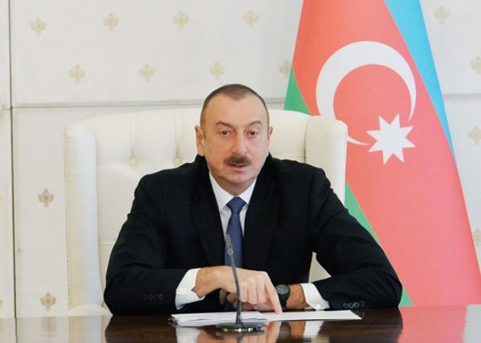 "Bilmirəm, bu zavodları nəyə görə tikiblər, bəlkə pulları çox idi"