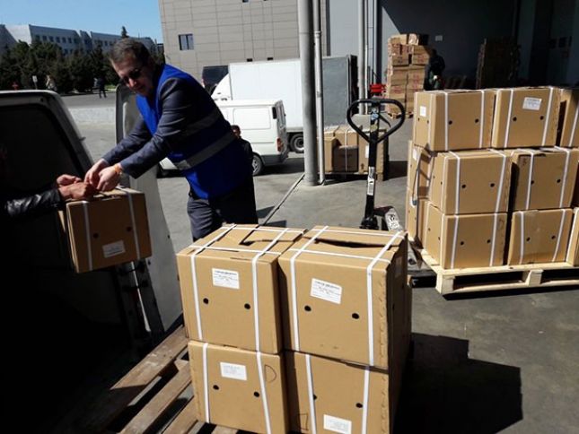 Çindən ölkəmizə 7000 qutu gətirildi, 40 rayonda paylanacaq