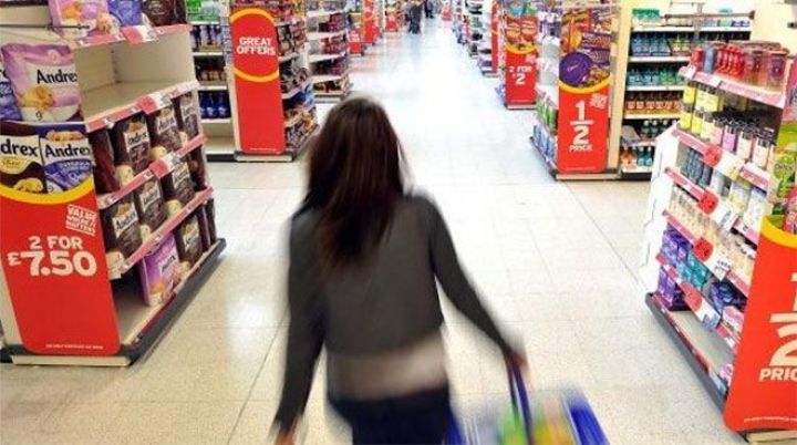 İki supermarketin birləşməsi araşdırlır