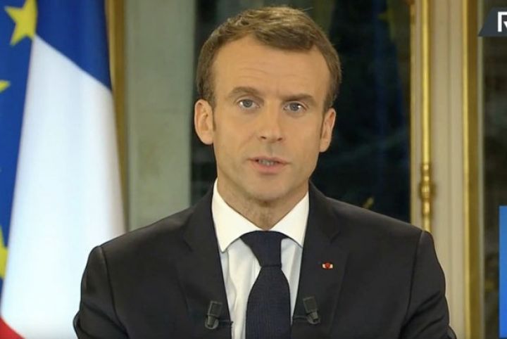 Fransa prezidenti ölkədə fövqəladə vəziyyət elan edib