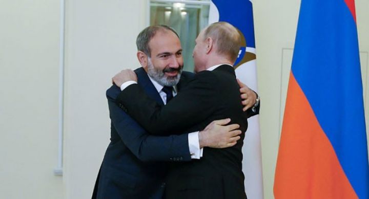 Vladimir Putinlə Nikol Paşinyan arasında görüş keçirilib