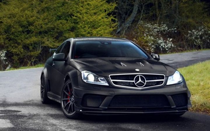 Prezident ağ rəngi sevdiyi üçün qara avtomobillər qadağan olundu