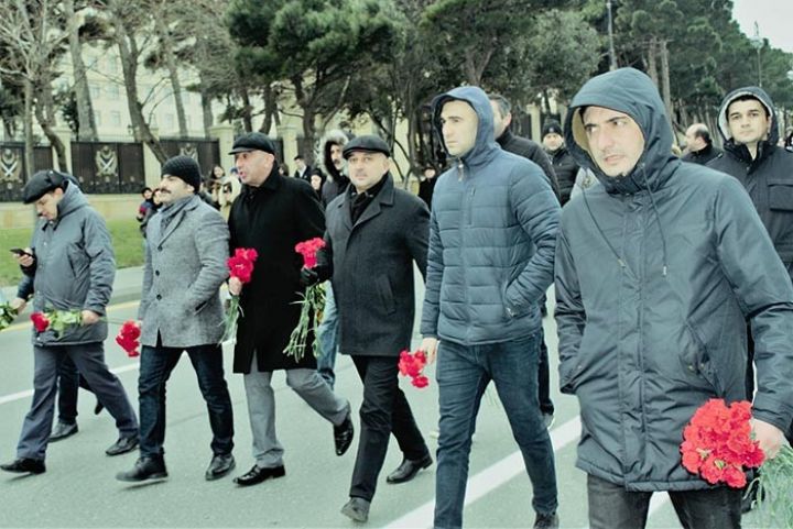 NIKOIL | Bank-ın kollektivi 20 yanvar şəhidlərini yad edib