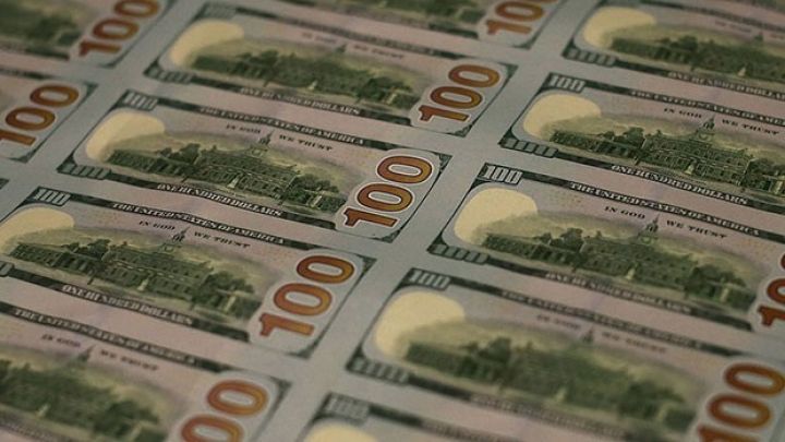 Dolların bazar ertəsinə olan rəsmi məzənnəsi açıqlandı