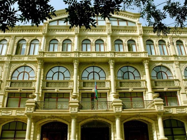 Dövlət şirkətlərinin büdcəyə vergi ödənişləri azalıb