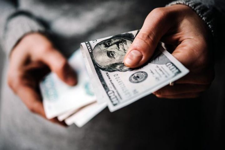 Banklarda Dollar və Avronun alış-satış qiymətləri - YENİLƏNİR