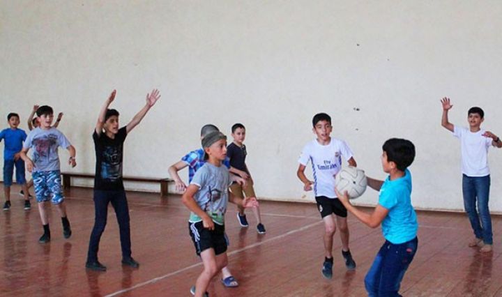 Azərbaycanda məktəblilərin 9 manata sığortalanmasına başlanıb