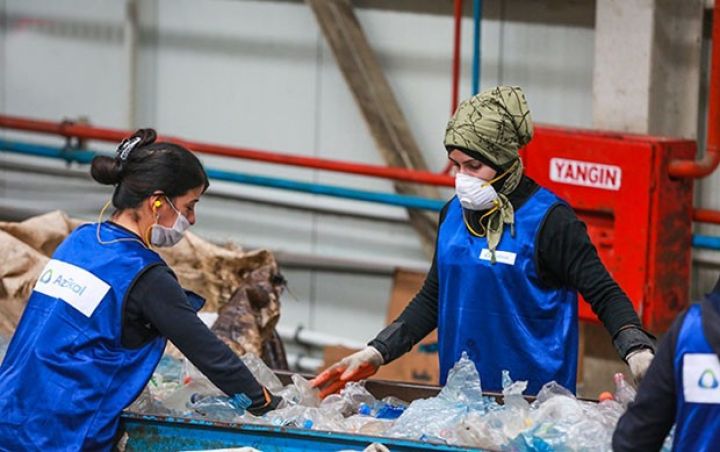 "Plastik butulkaların kiloqramı 15-25 qəpiyə qəbul edirik" - REPORTAJ