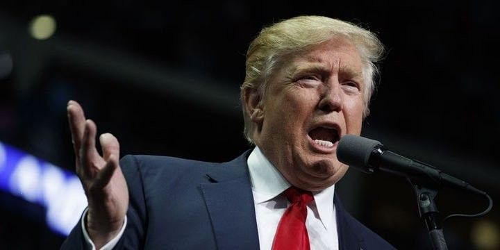 Tramp Fed-i tənqid etdi 