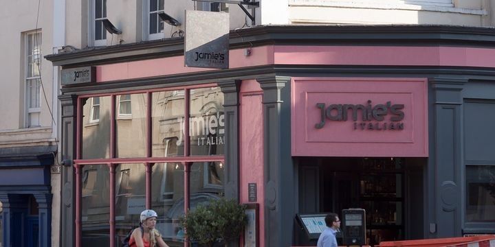 Məşhur restoran şəbəkəsi iflasın astanasında