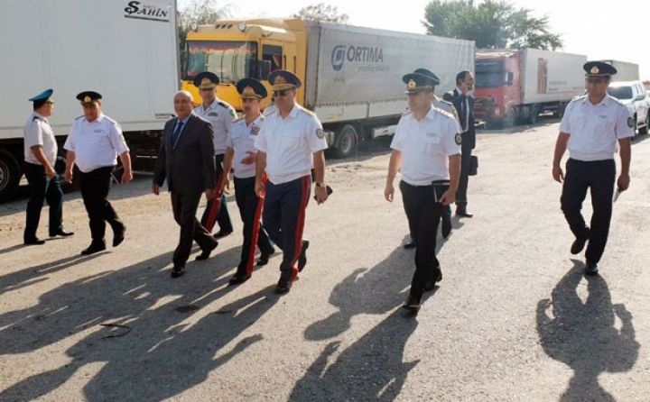 Generallar gömrük-sərhəd məntəqəsində - KEÇİD SÜRƏTLİ OLACAQ