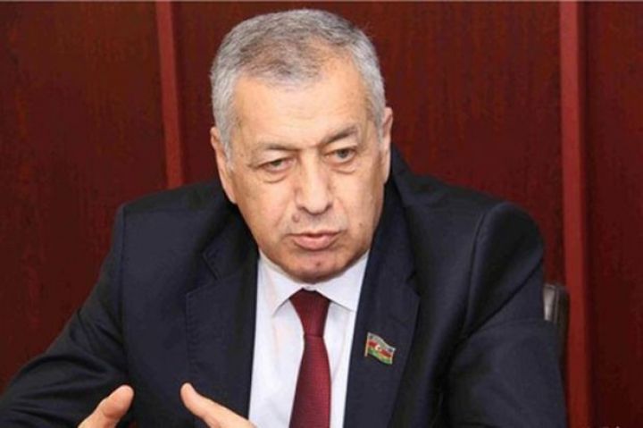 Millət vəkili dollar kreditlərinə görə ağzını yordu