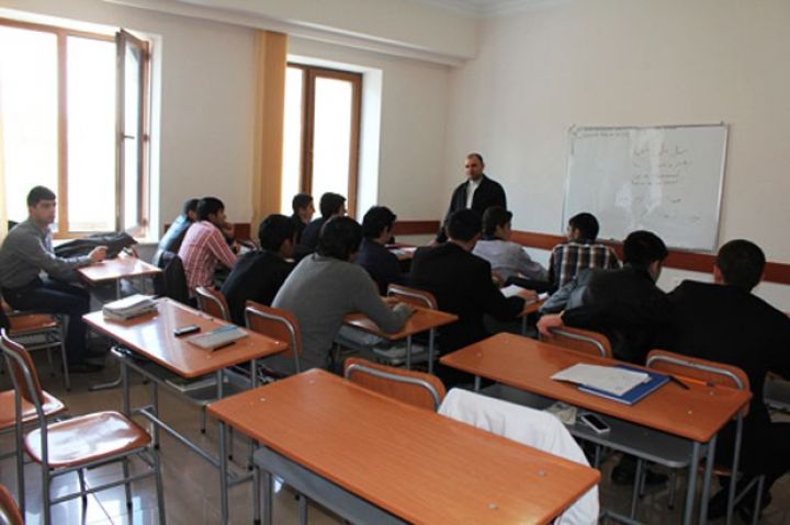 İslam Universitetinə daxil olanlar İlahiyyat İnstitutuna köçürülür