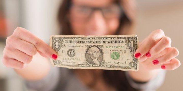 Banklarda Dollar və Avronun alış-satış qiymətləri