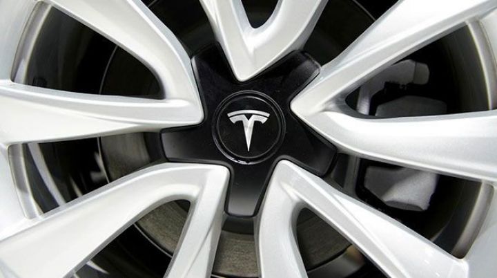 Gələn il sürücüsüz taksi xidmətini işə salacaq