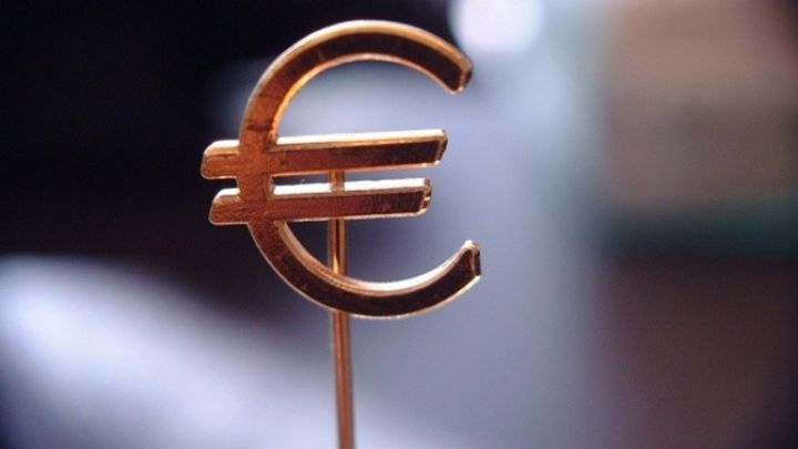 Avro 1.90 manatdan da aşağı düşdü - RƏSMİ MƏZƏNNƏLƏR