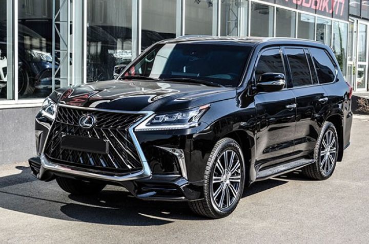 "Aqrolizinq" bahalı avtomobil alıb