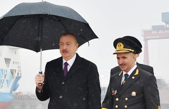 İlham Əliyev dövlət şirkətini təriflədi