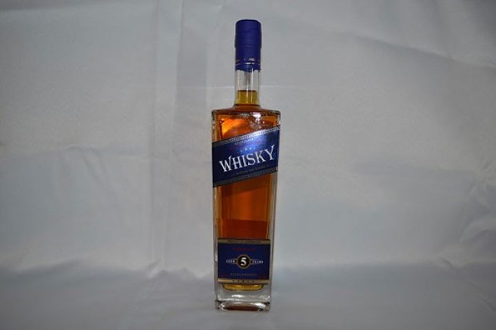 “Viski terroru” davam edir