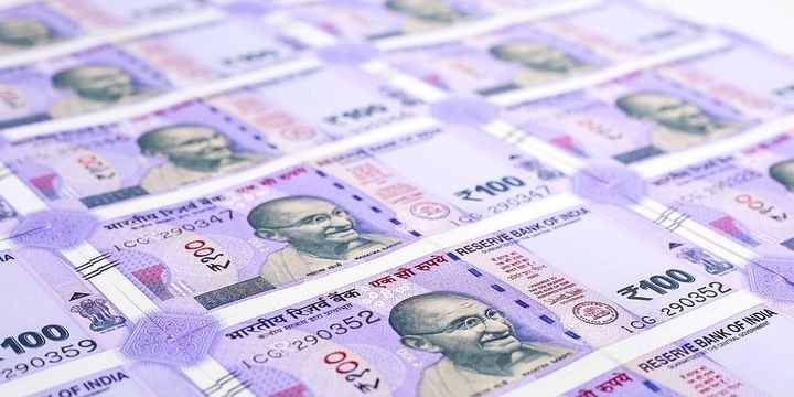 Hind rupisi Pakistan gərginliyi ilə dəyərdən düşür