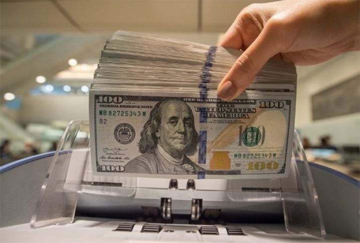 Banklarda Dollar və Avronun qiymətləri