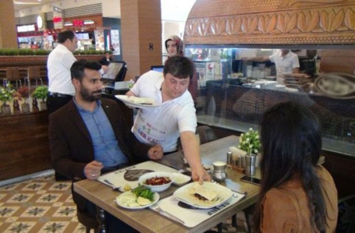 “Hər il cəlb edilən yeni təcrübəsiz işçilər müştəriləri narazı salırlar”