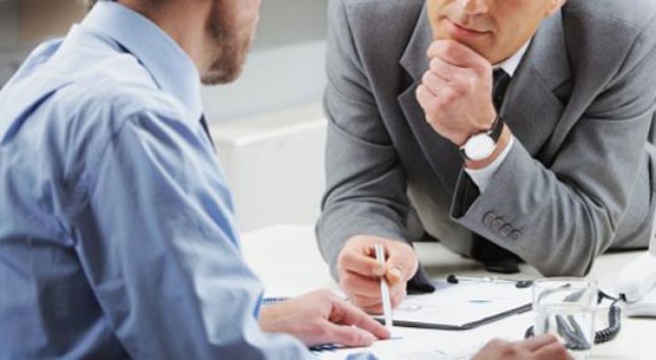 İlk rübdə ticarət və xidmət sektoruna verilən kreditlər azalıb