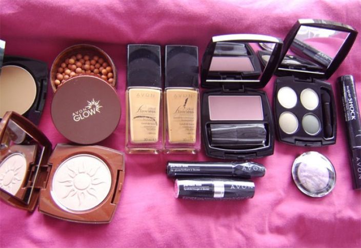 Nəhəng kosmetika şirkəti biznesini satır