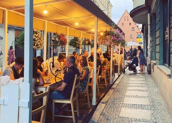 "Polyaklar narşərabın nə olduğunu bilmirdilər" - Polşadakı Azərbaycan restoranının sahibi