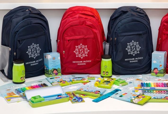 Birinci sinfə gedən 17 min aztəminatlı və kimsəsiz uşağa hədiyyə