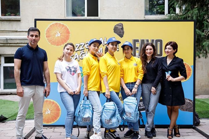 Ulduz Şokolad Fabriki müəllim və tələbələri təbrik edib - FOTOLAR