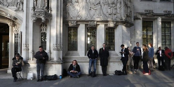 Konstitusiya Məhkəməsi Consonun tətil qərarını hüquqa zidd hesab etdi