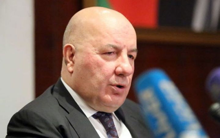 "Qonşu ölkələrdə milli valyutalar 10 dəfəyə qədər, manat cəmi iki dəfə kəskin ucuzlaşıb"