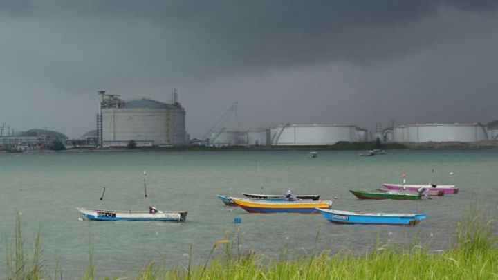Dünyanın ən böyük neft anbarı şirkətində boş yer qalmadı