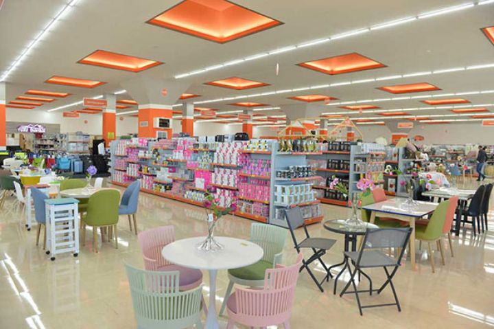 Azərbaycanın iri holdinqi alış-veriş mərkəzini istifadəyə verib