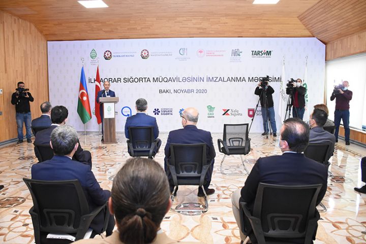 Dövlət dəstəyi ilə ilk sığorta müqaviləsi imzalandı - BU FERMER TARİXƏ DÜŞDÜ