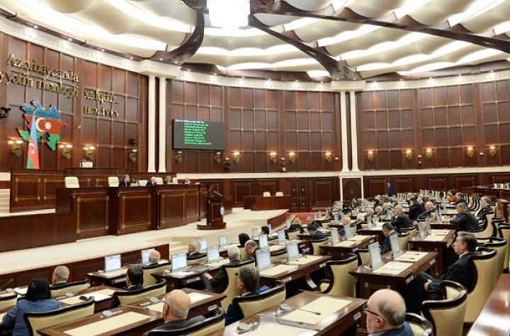 Milli Məclisin deputatlarına pul mükafatı verilib - MƏBLƏĞ