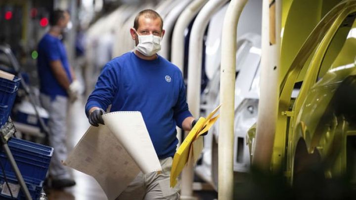 Çip böhranı Volkswagen-in ən böyük zavodunu da vurdu
