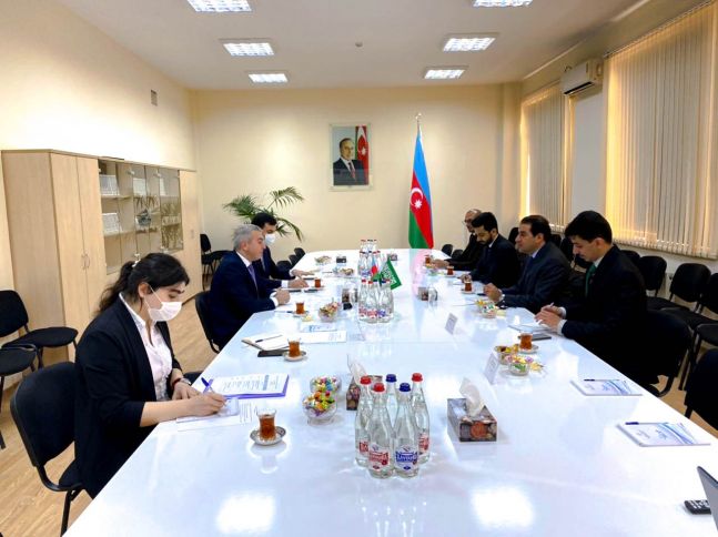 Ərəb iş adamları Sumqayıt Kimya Sənaye Parkında olublar