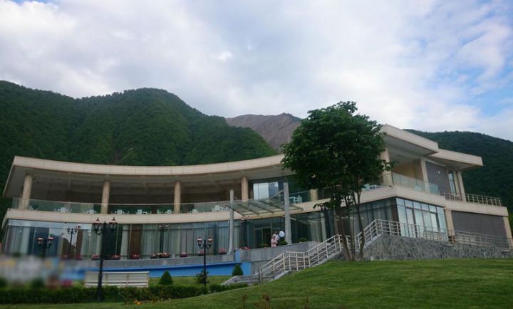 İcra hakimiyyəti  otel kompleksinin istismarına icazə verib - OTELİN SAHİBİNİN BABASI AÇIQLAMA VERDİ